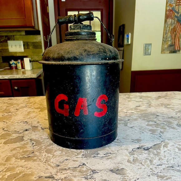 Vintage Gas Can - Picture 1 of 6